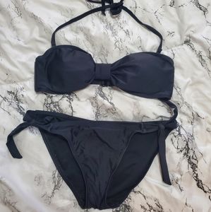 Black bikini